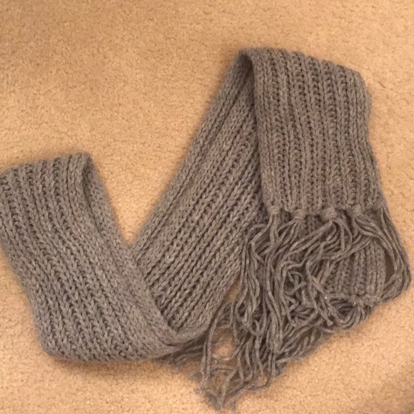 GAP Accessories - Gap Grey cable knit scarf NWT GAP Accessories - Gap Grey cable knit scarf NWT